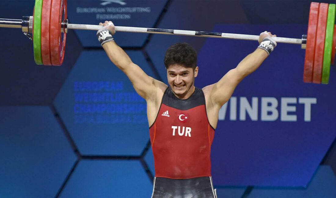Halterde 2 gümüş bir bronz Avrupa Halter Şampiyonası’nda erkekler 73 kiloda Muhammed Furkan Özbek, silkmede
