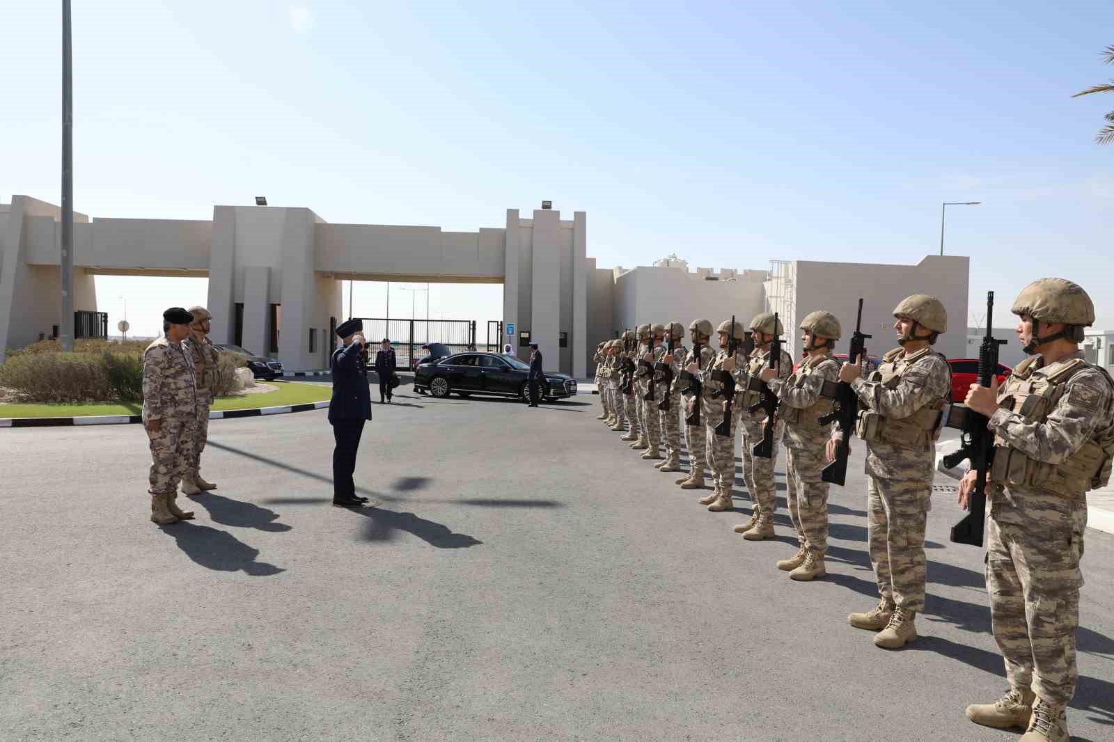 HAVA KUVVETLERİ KOMUTANI ORGENERAL KADIOĞLU KATAR’DA