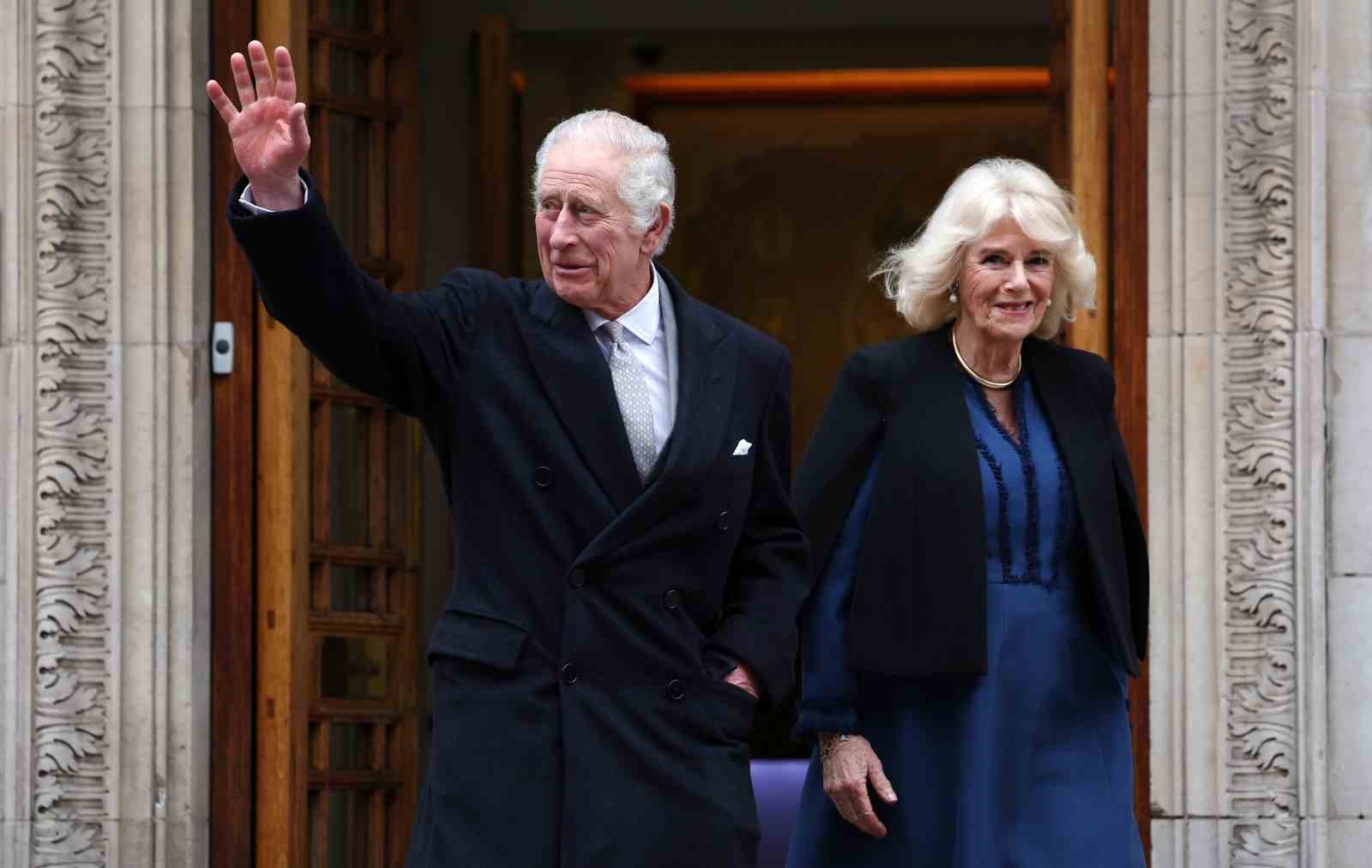 BUCKİNGHAM SARAYI, İNGİLTERE KRALI III. CHARLES’A KANSER TEŞHİSİ KONDUĞUNU DUYURDU.