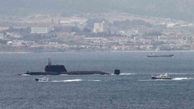 İNGİLTERE'NİN NÜKLEER DENİZALTISI HMS VANGUARD'DAN YAPILAN TRİDENT FÜZE DENEMESİ BAŞARISIZLIKLA