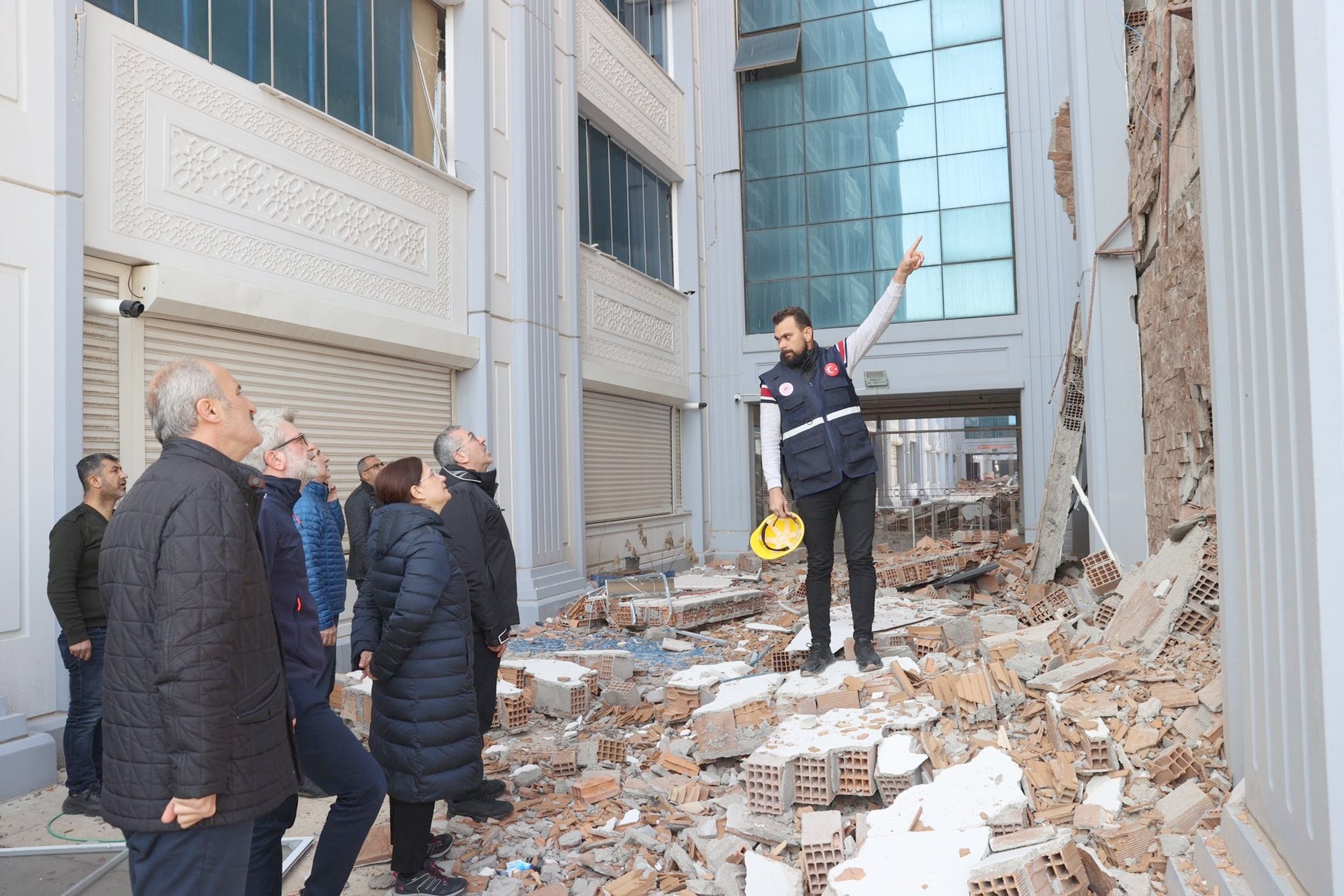 Kahramanmaraş merkezli 6 Şubat’taki depremlerin ardından Afyonkarahisar’dan bölgeye giden bir