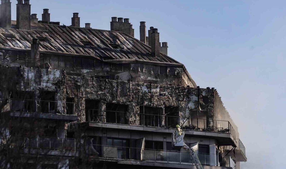 İSPANYA’NIN VALENCİA KENTİNDE 14 KATLI BİR BİNADA22 ŞUBAT’TA ÇIKAN YANGINA