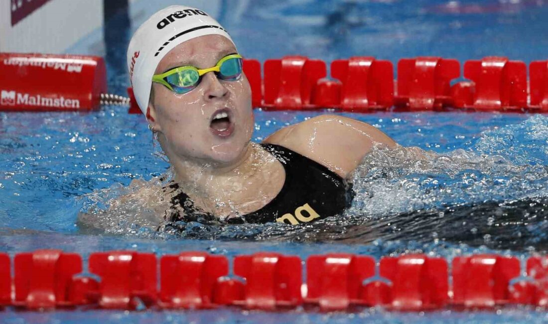 İSRAİLLİ KADIN YÜZÜCÜ 2024 DÜNYA SU SPORLARI ŞAMPİYONASI’NDA YUHALANDI