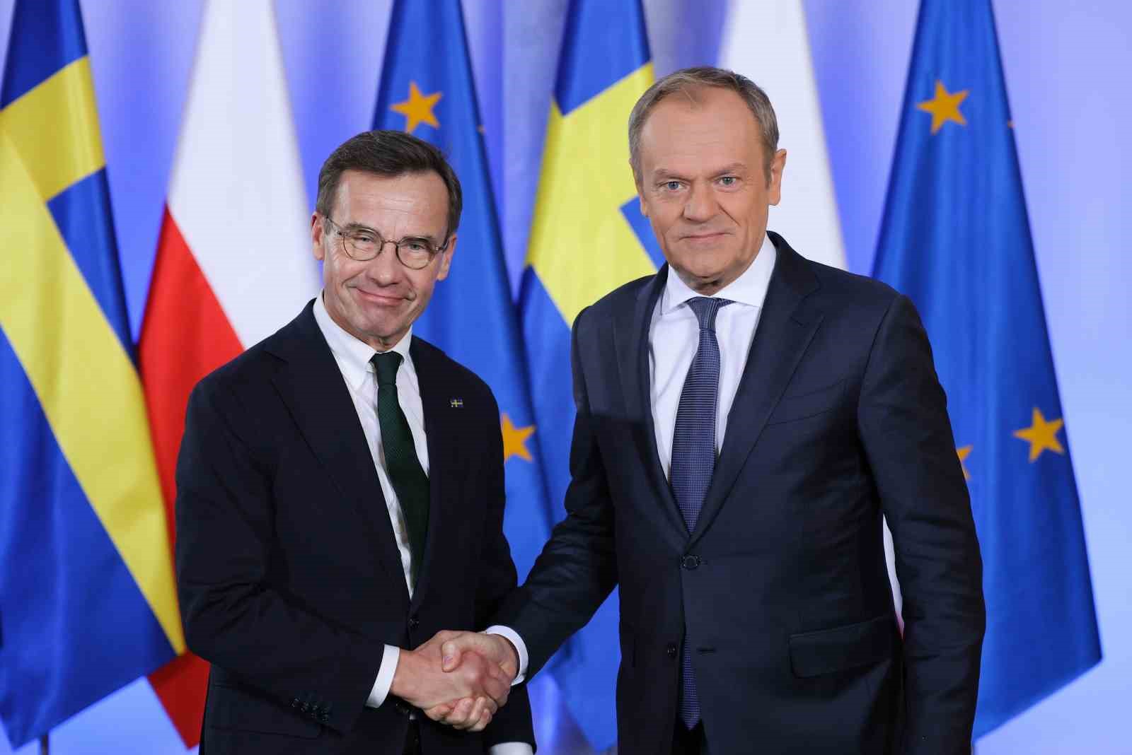 POLONYA BAŞBAKANI DONALD TUSK VE İSVEÇLİ MEVKİDAŞI ULF KRİSTERSSON ORTAK