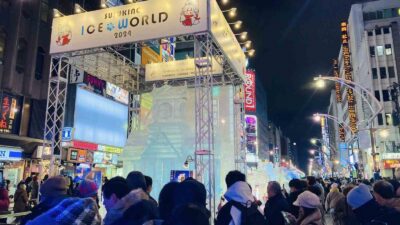 JAPONYA'DA GERÇEKLEŞTİRİLEN SAPPORO KAR FESTİVALİ'NDE SERGİLENEN KAR VE BUZDAN HEYKELLER