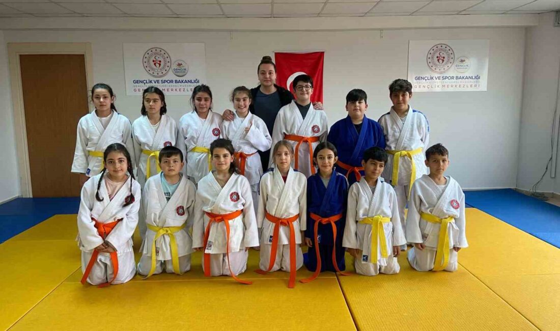 KARAHİSAR GENÇLİK MERKEZİNDE DÜZENLENEN OKUL SPORLARI JUDO KÜÇÜKLER İL BİRİNCİLİĞİ