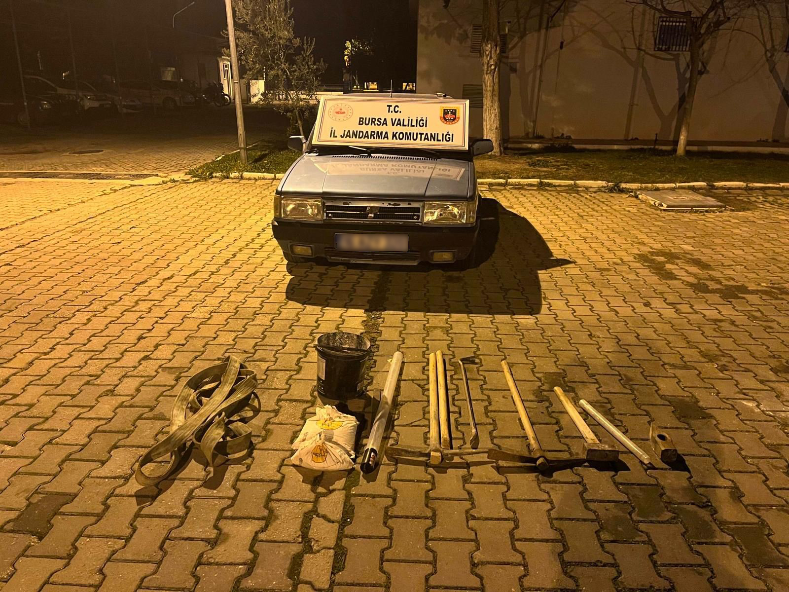 Bursa’nın İznik ilçesinde Roma dönemine ait kaya mezarlığı asitle eritmeye