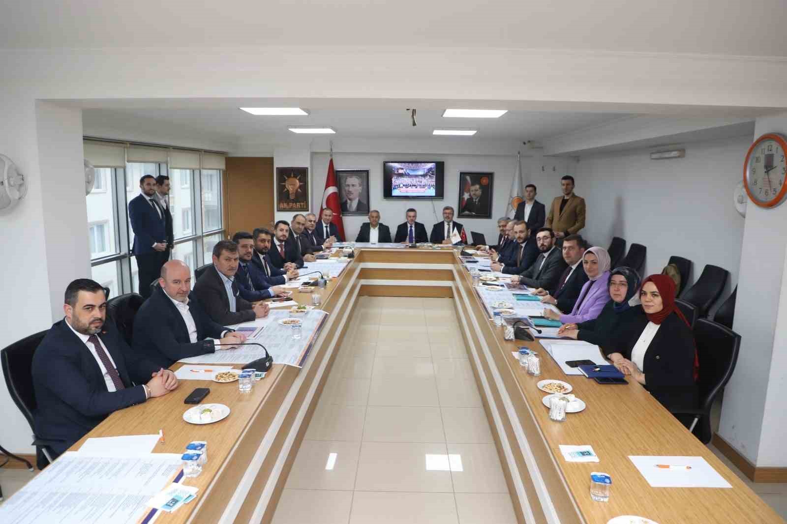 KANDEMİR: “AFYONKARAHİSARLI VATANDAŞLARIMIZIN TALEPLERİNİ İSTEKLERİNİ ALDIK”