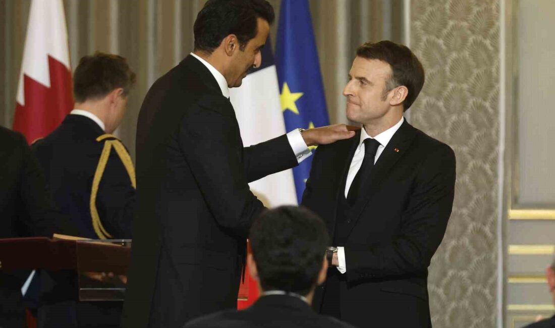 Fransa Cumhurbaşkanı Emmanuel Macron ile Katar Emiri Şeyh Tamim bin