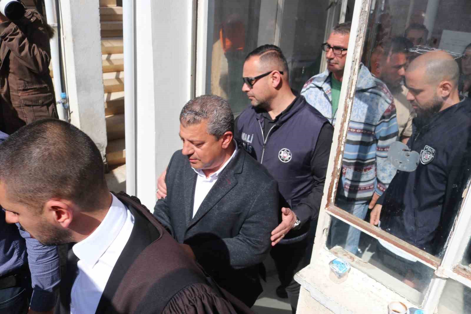 KKTC’DE ESKİ BAKAN KEMAL DÜRÜST VE EŞİ SAHTE DİPLOMA VE
