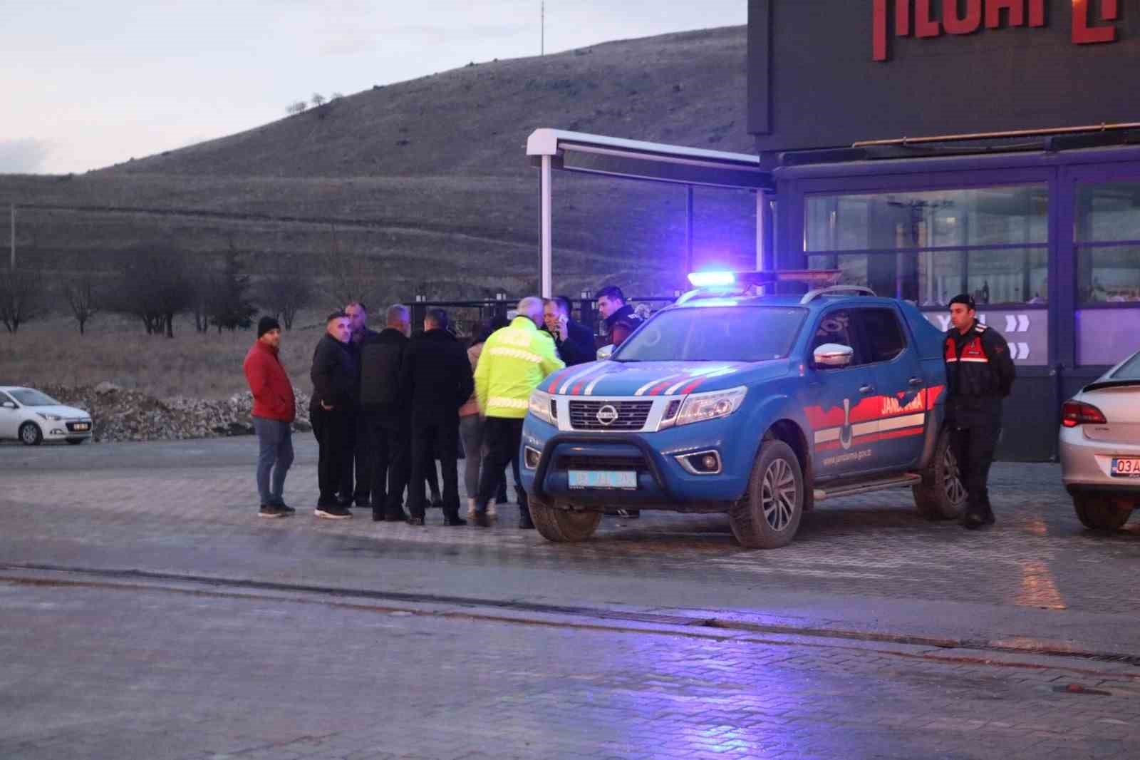 ÜNLÜ BİR ZİNCİR RESTORANIN AFYONKARAHİSAR’DAKİ ŞUBESİNDEKİ DÜN YAŞANAN VE 11