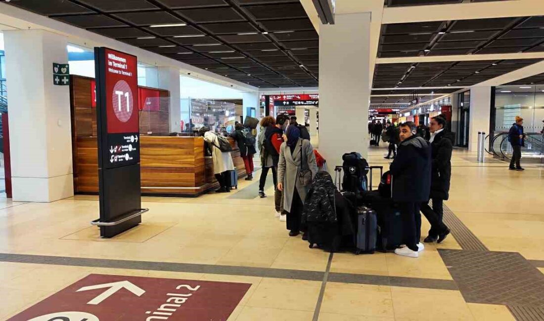 HAVAYOLU ŞİRKETİ LUFTHANSA’NIN YER HİZMETLERİ ÇALIŞANLARININ ALMANYA GENELİNDE GREVE GİTMESİYLE