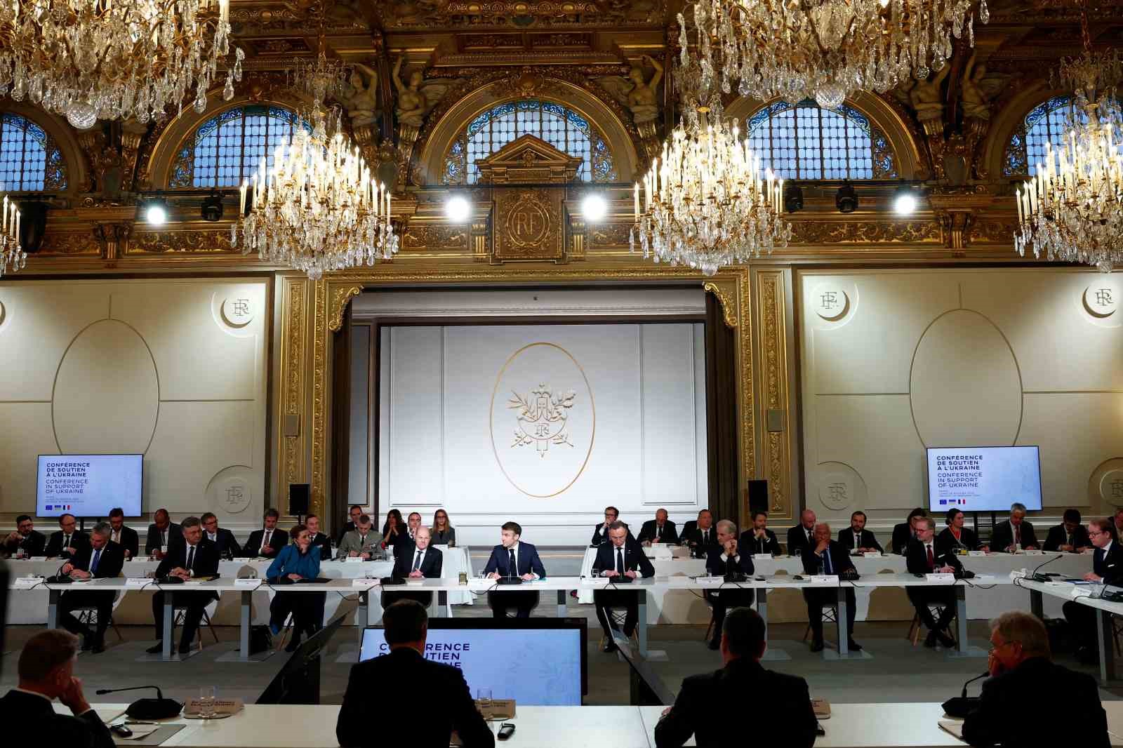 Fransa Cumhurbaşkanı Emmanuel Macron Paris’te düzenlenen Ukrayna’ya destek konferansının ardından