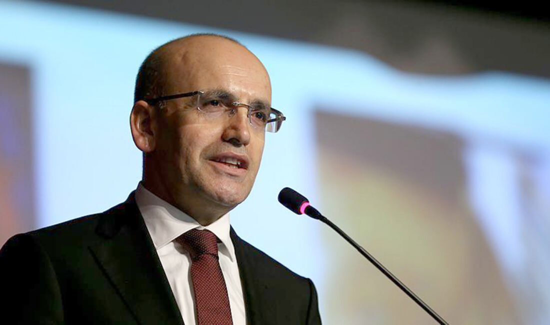 Hazine ve Maliye Bakanı Mehmet Şimşek, kredi kartlarında taksitin kaldırıldığı