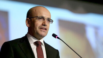 Hazine ve Maliye Bakanı Mehmet Şimşek, kredi kartlarında taksitin kaldırıldığı