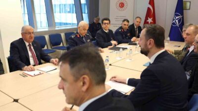 MİLLİ SAVUNMA BAKANI GÜLER, POLONYALI MEVKİDAŞI KOSİNİAK-KAMYSZ İLE GÖRÜŞTÜ