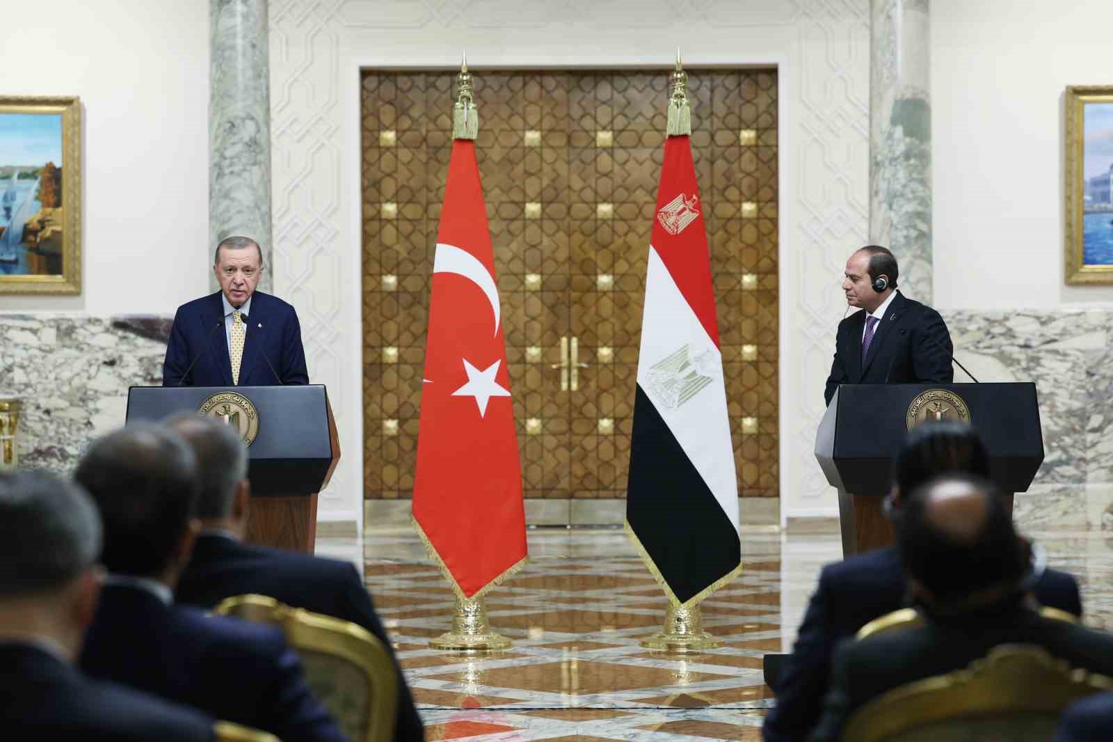 MISIR CUMHURBAŞKANI ES-SİSİ: "(TÜRKİYE-MISIR) İKİ ÜLKE ARASINDA YENİ BİR SAYFA