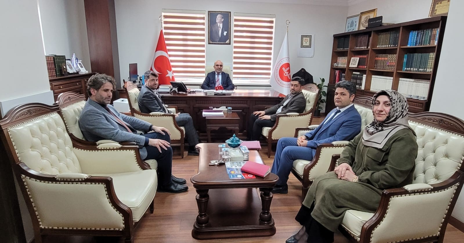 Afyonkarahisar İl Müftüsü Lütfü İmamoğlu, kurum bünyesinde görevli denetim ekibi