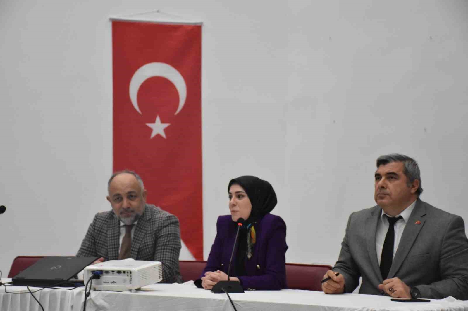 AFYONKARAHİSAR’DA ‘OKULLARDAKİ YETENEK TARAMASI, GELENEKSEL ÇOCUK OYUNLARI VE OMURGA SAĞLIĞI’