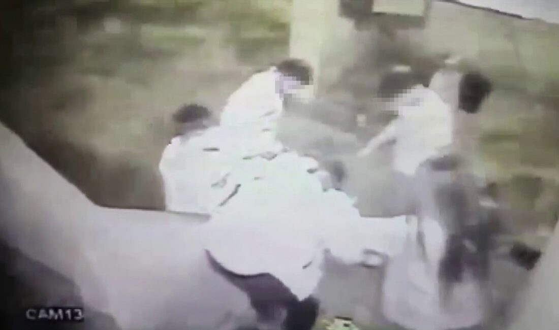 Adana’da bir kişi, kadınlı ve erkekli grup tarafından öldüresiye darp