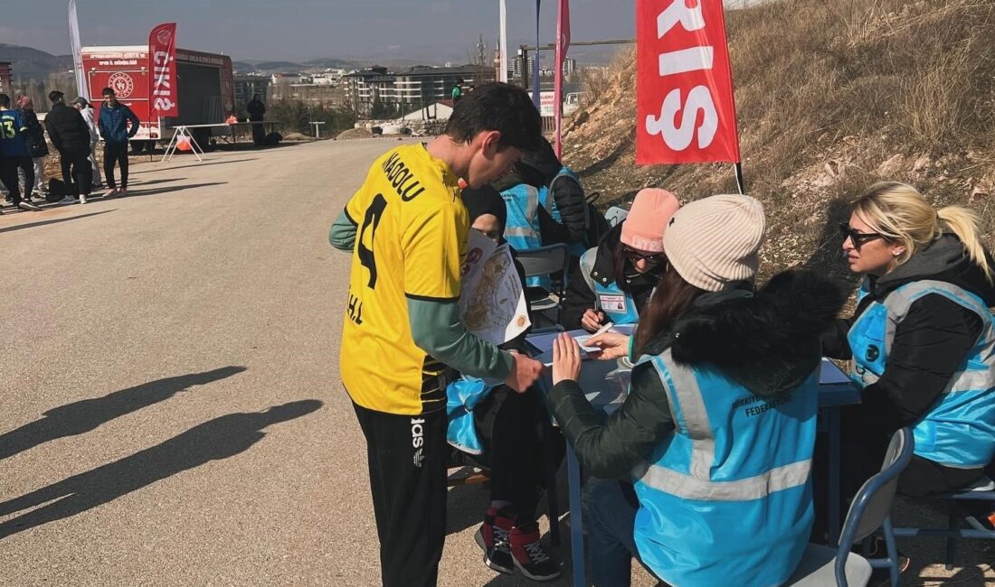 AFYONKARAHİSAR İL GENÇLİK VE SPOR MÜDÜRLÜĞÜ TARAFINDAN DÜZENLENEN TURNUVADA SANDIKLI