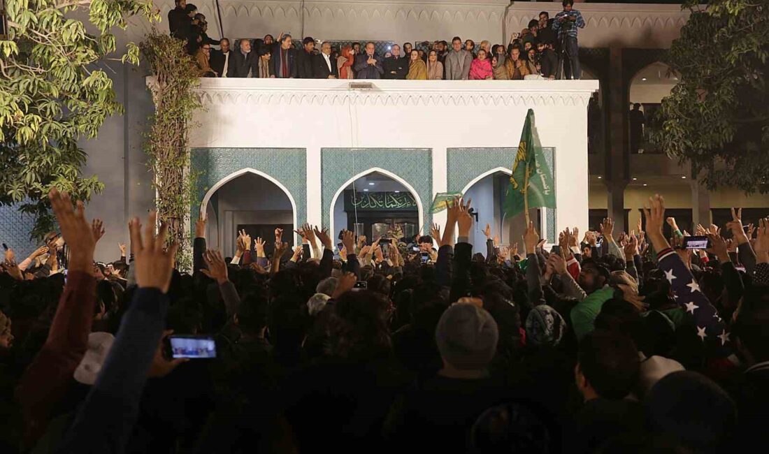 PAKİSTAN’DA CEZAEVİNDEKİ ESKİ BAŞBAKAN IMRAN KHAN’IN PARTİSİ PAKİSTAN ADALET HAREKETİNİN