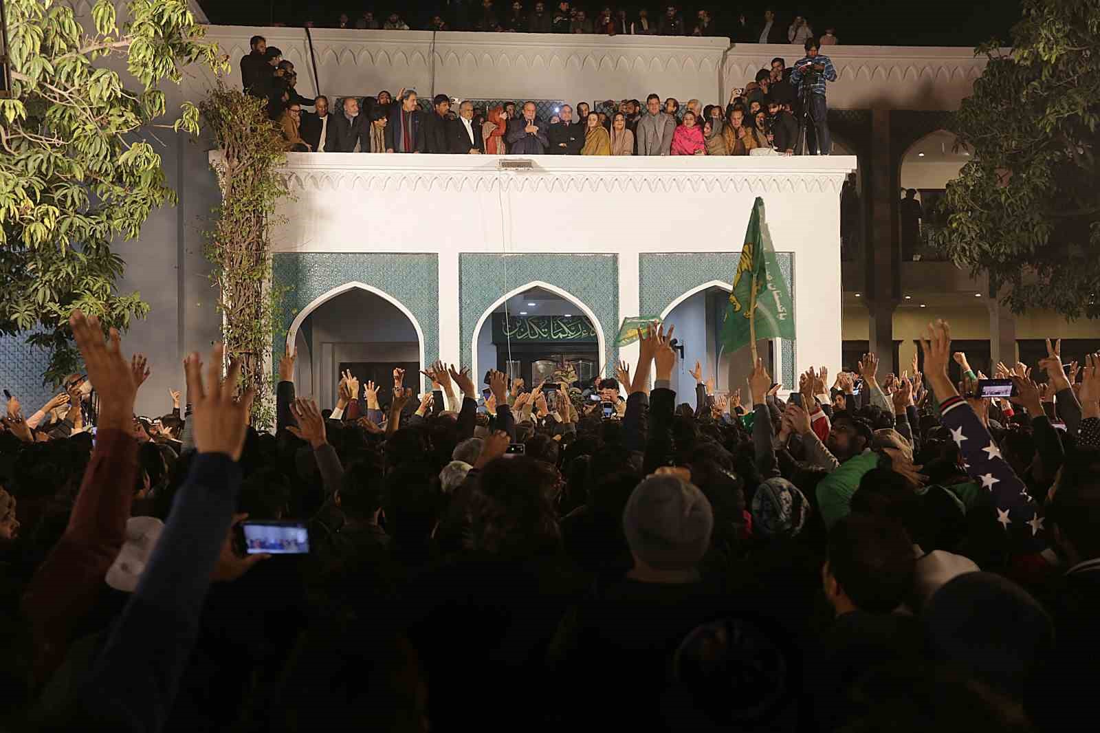 PAKİSTAN’DA CEZAEVİNDEKİ ESKİ BAŞBAKAN IMRAN KHAN’IN PARTİSİ PAKİSTAN ADALET HAREKETİNİN