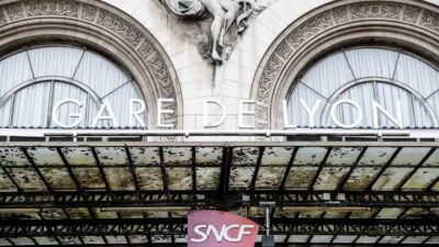 FRANSA'NIN BAŞKENTİ PARİS'TE BULUNAN ANA TREN İSTASYONU GARE DE LYON’DA