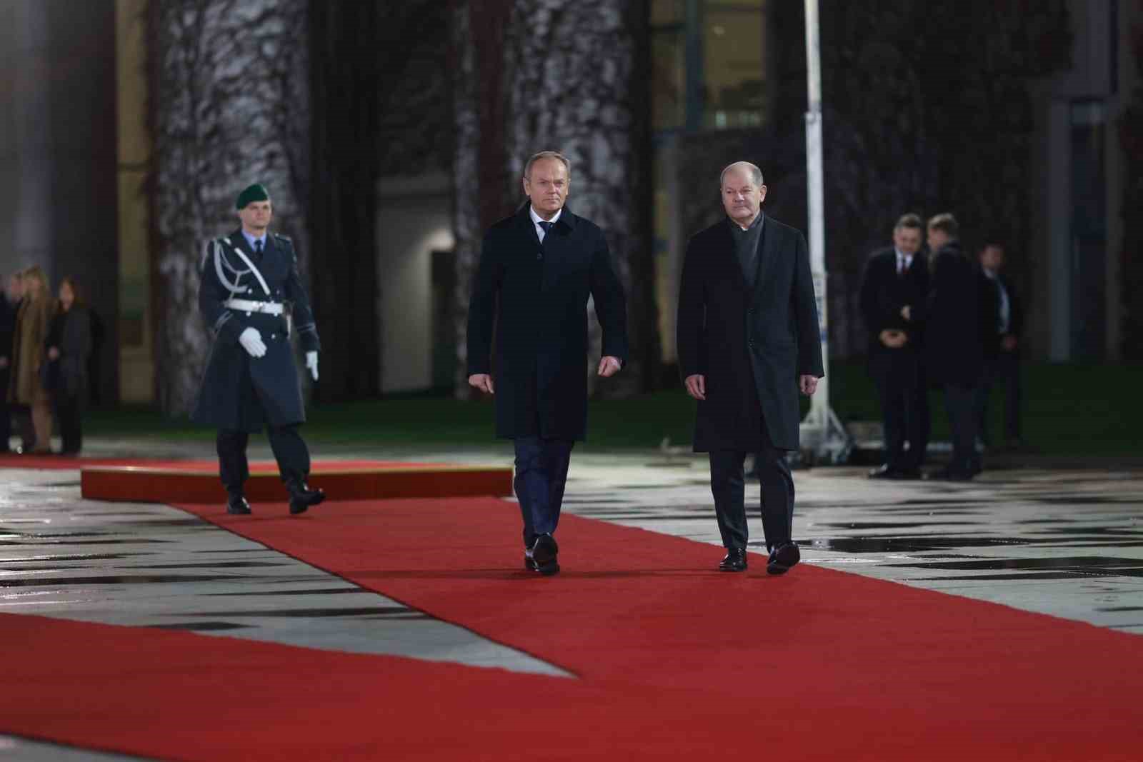 POLONYA BAŞBAKANI TUSK: "AB OLARAK ASKERİ AÇIDAN RUSYA'DAN DAHA ZAYIF