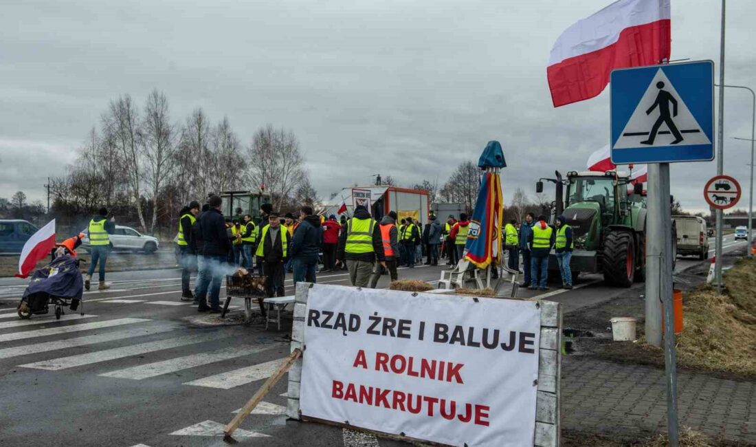 Polonyalı çiftçiler, Ukrayna’dan ithal edilen tarım ve gıda ürünlerinin Polonya