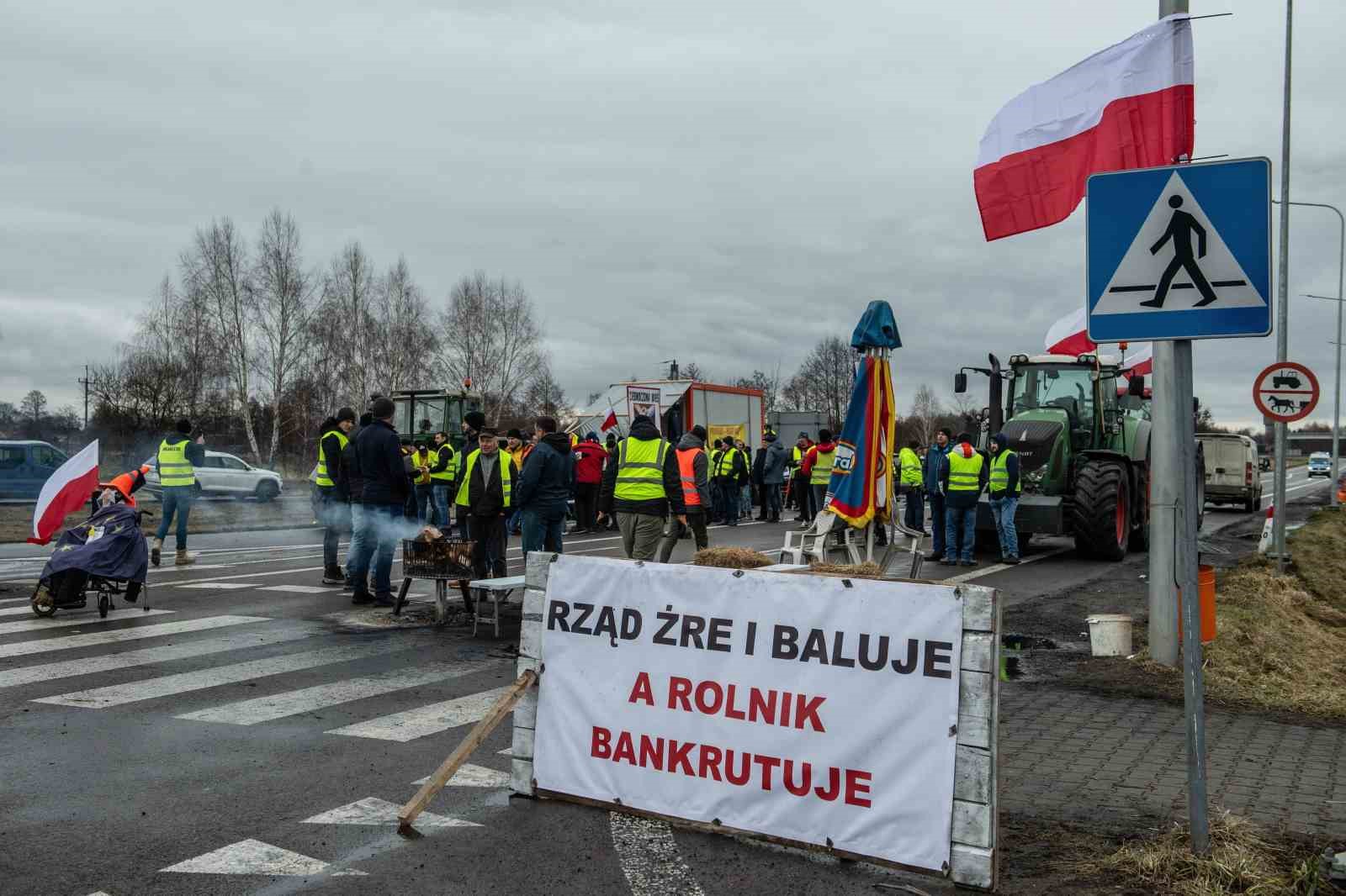 Polonyalı çiftçiler, Ukrayna’dan ithal edilen tarım ve gıda ürünlerinin Polonya
