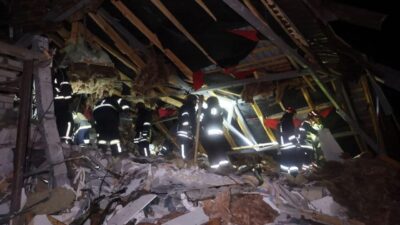 RUSYA, GECE SAATLERİNDE UKRAYNA’NIN HARKOV BÖLGESİNDE BİR KÖYDE BULUNAN OTELİ