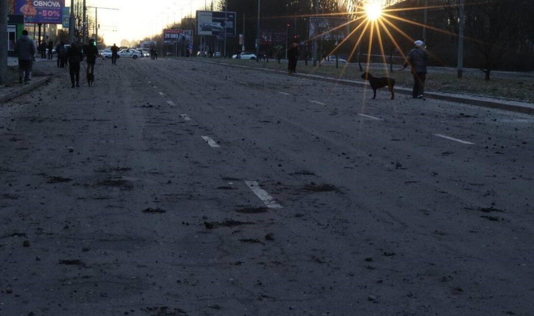 RUSYA’NIN UKRAYNA’NIN FARKLI BÖLGELERİNE DÜZENLEDİĞİ SALDIRILARDA 11 KİŞİ YARALANDI, ÇOK