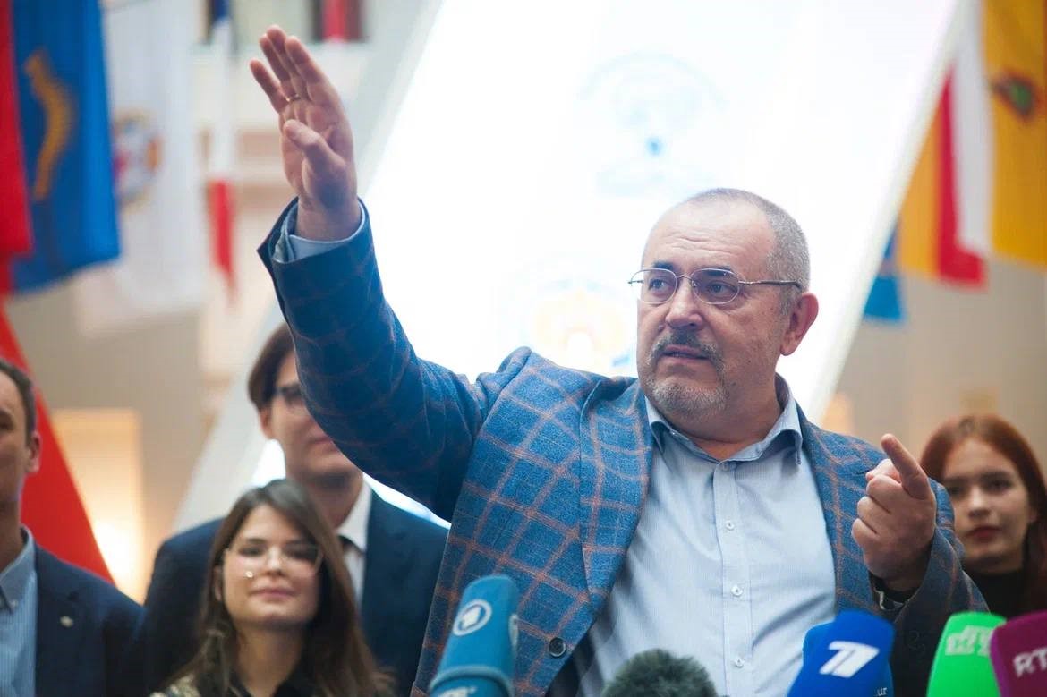 DEVLET BAŞKANLIĞI SEÇİMLERİ İÇİN ADAYLIĞINI İLAN EDEN SAVAŞ KARŞITI BORİS