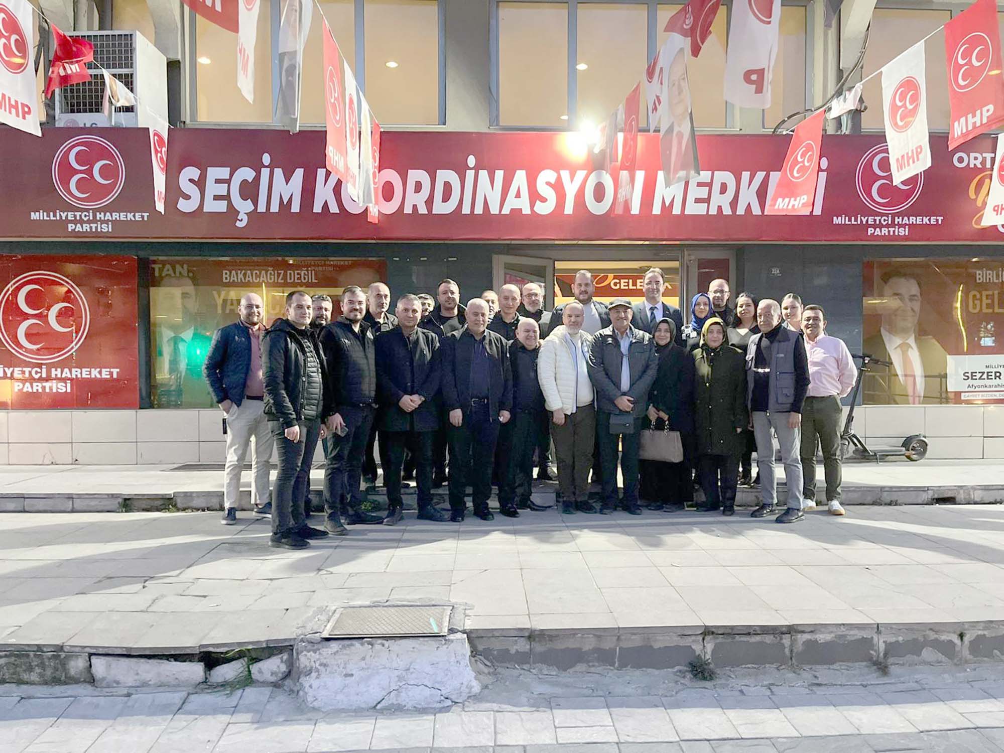Afyonkarahisar’ın en eski ailelerinden Hacıkavaslar lakabıyla tanınan Küçükkurt ailesinin fertleri,