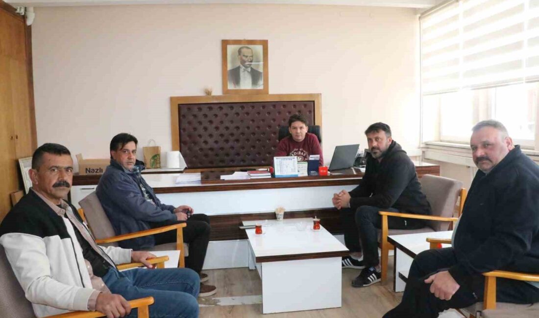 Afyonkarahisar Sandıklı Ziraat Odası heyeti, şeker fabrikasında yetkililere şeker pancarında