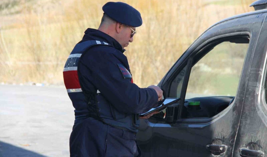 AFYONKARAHİSAR’IN BOLVADİN İLÇESİNDE JANDARMA EKİPLERİ TARAFINDAN SÜRÜCÜLERE YÖNELİK DRON DESTEKLİ