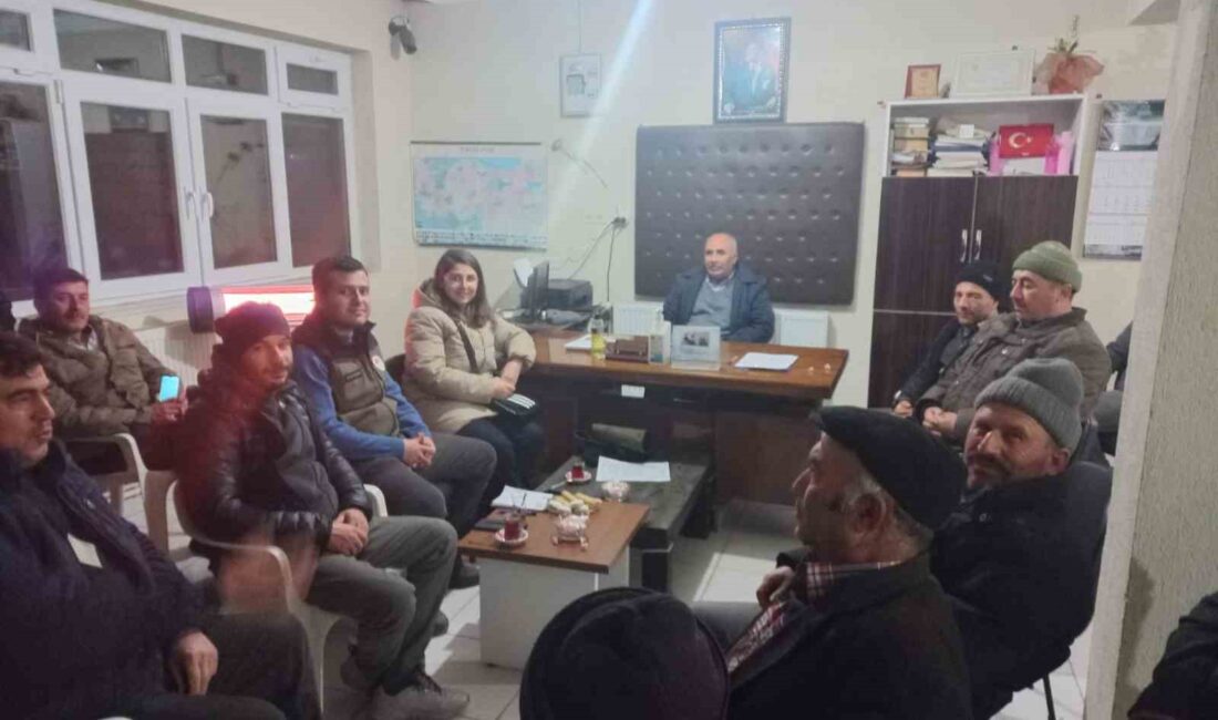TARIM VE ORMAN MÜDÜRLÜĞÜ EKİPLERİ ÜRETİCİLERİ GECE BİLGİLENDİRDİ