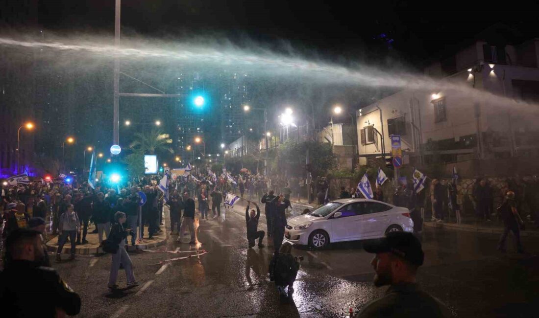 İsrail’in başkenti Tel Aviv’de Başbakanı Binyamin Netanyahu aleyhinde protestoda 21