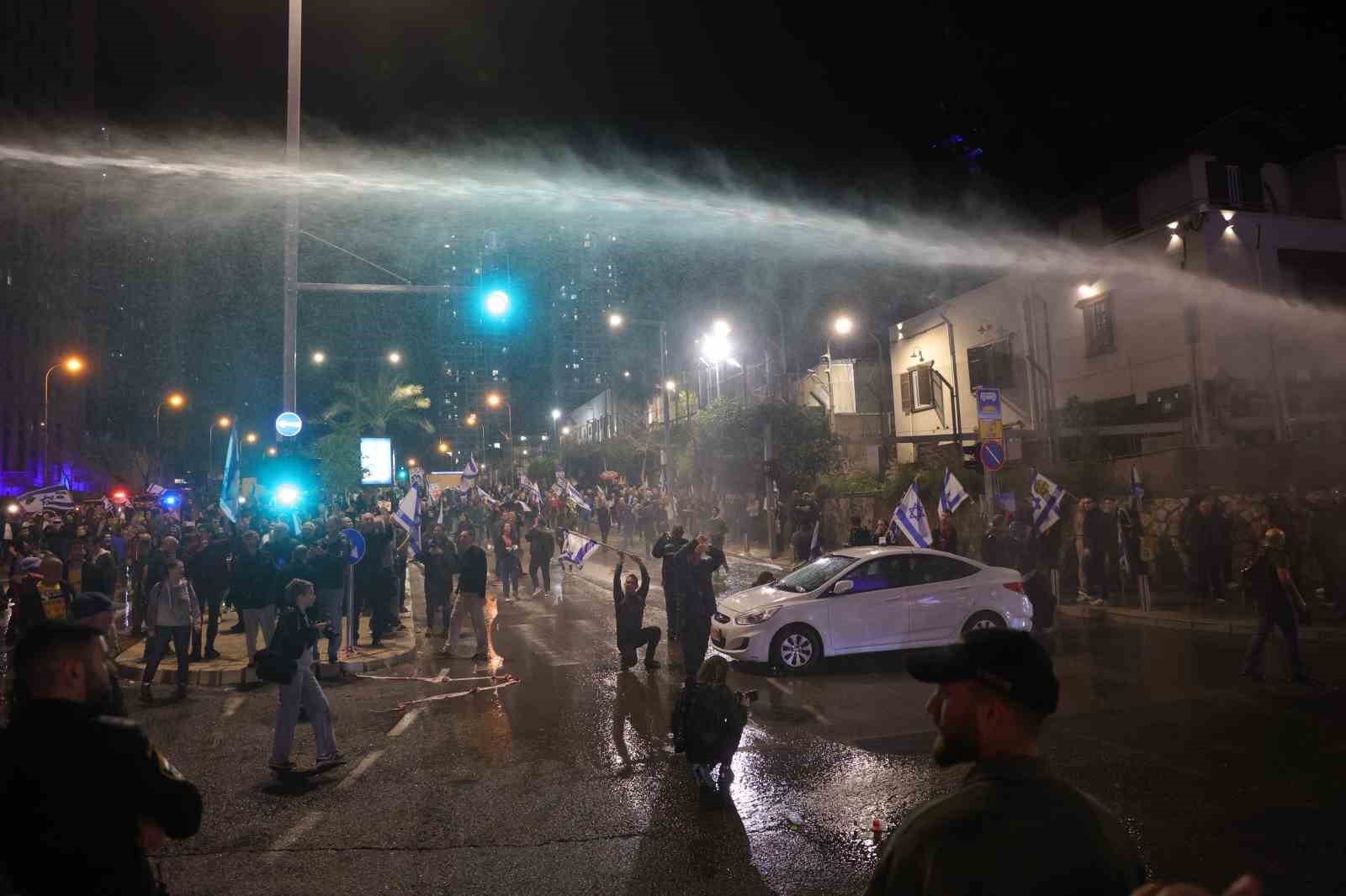 İsrail’in başkenti Tel Aviv’de Başbakanı Binyamin Netanyahu aleyhinde protestoda 21