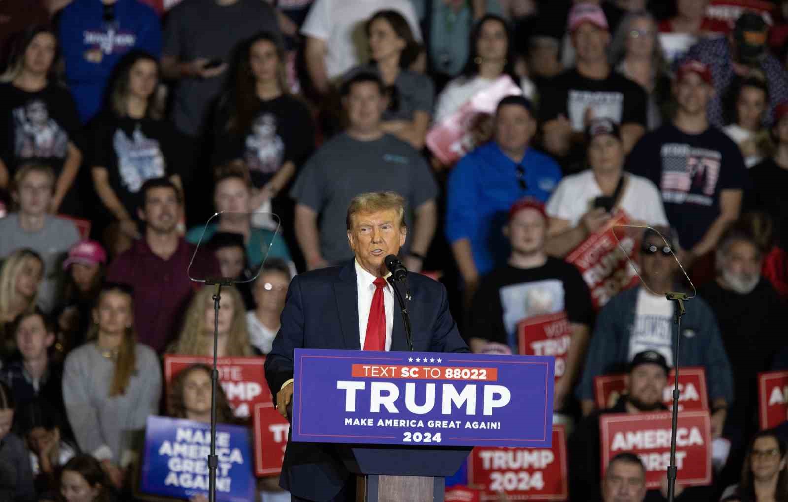 ABD’NİN ESKİ BAŞKANI DONALD TRUMP, GÜNEY CAROLİNA EYALETİNDE YAPTIĞI SEÇİM