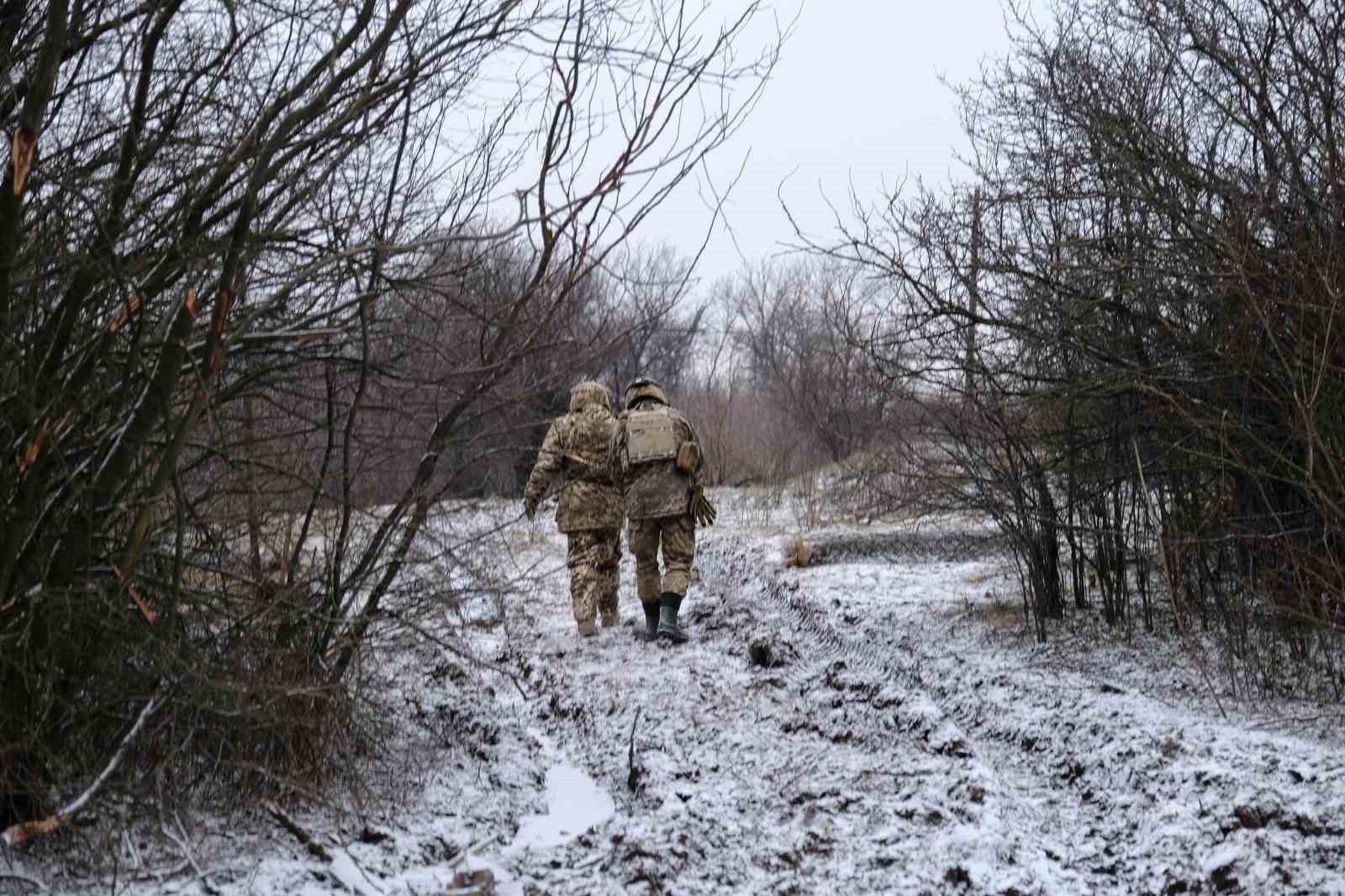 UKRAYNA GENELKURMAY BAŞKANLIĞI, DONETSK BÖLGESİNDEKİ AVDİİVKA KENTİNDEN BİRLİKLERİ ÇEKME KARARI