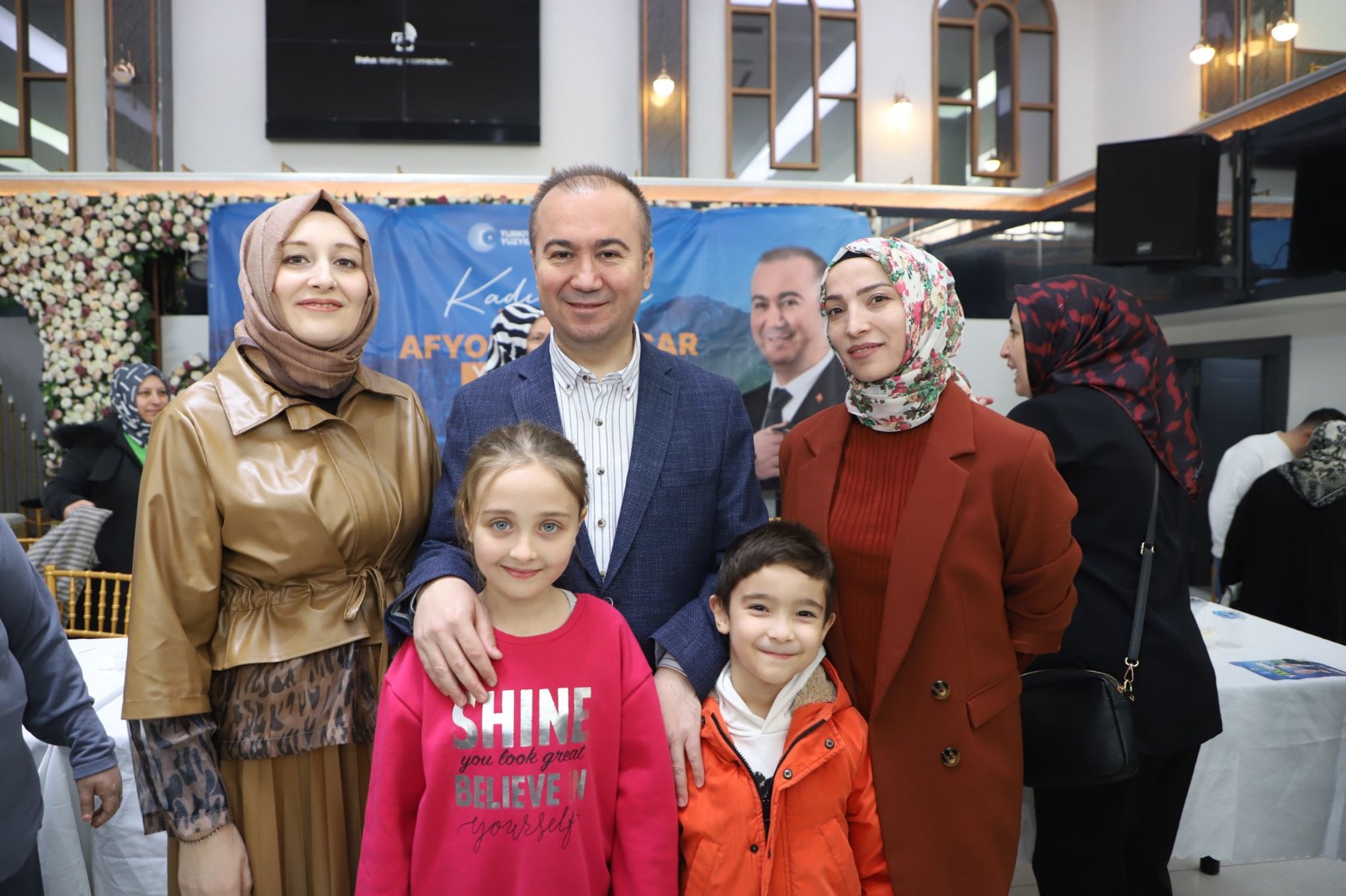 AK Parti Afyonkarahisar Belediye Başkan Adayı Hüseyin Ceylan Uluçay ‘Kadınlarla