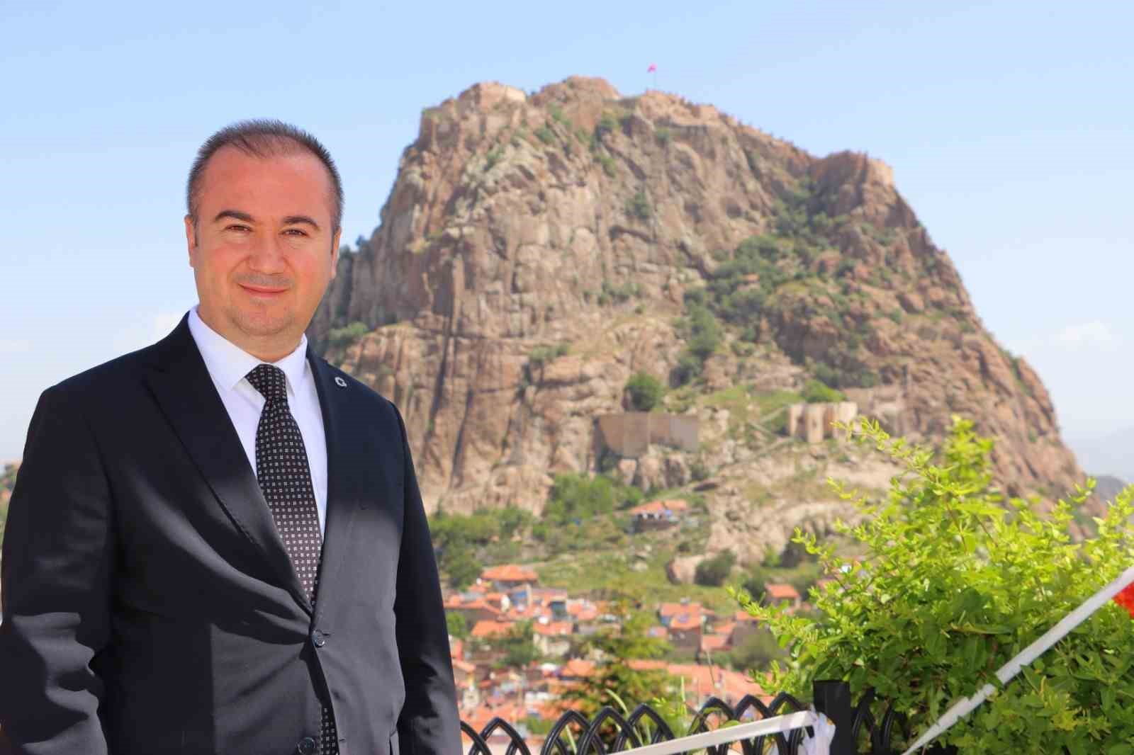 ULUÇAY, BELEDİYE PERSONELİ İÇİN UYGUN FİYATLI MODERN KONUT YAPACAK