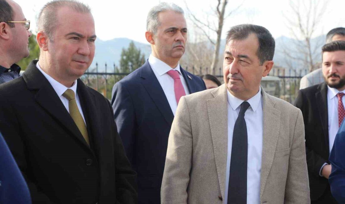 AK Parti Afyonkarahisar Belediye Başkan Adayı Hüseyin Ceylan Uluçay, kentte