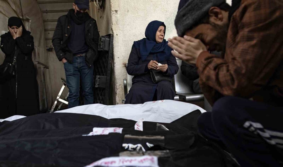 UNRWA GENEL KOMİSERİ LAZZARİNİ: “SAVUNMASIZ İNSANLARIN ORTASINDA ASKERİ BİR SALDIRI,