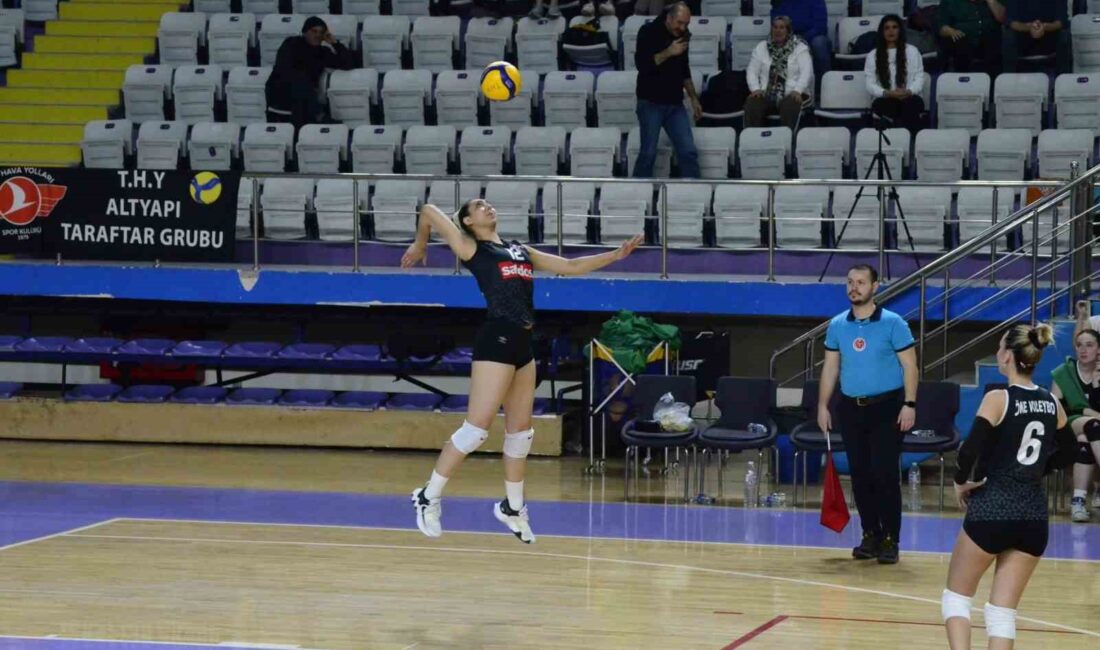 AFYONKARAHİSAR PROF. DR. VEYSEL EROĞLU SPOR SALONUNDA DÜZENLENEN VOLEYBOL 2.LİG