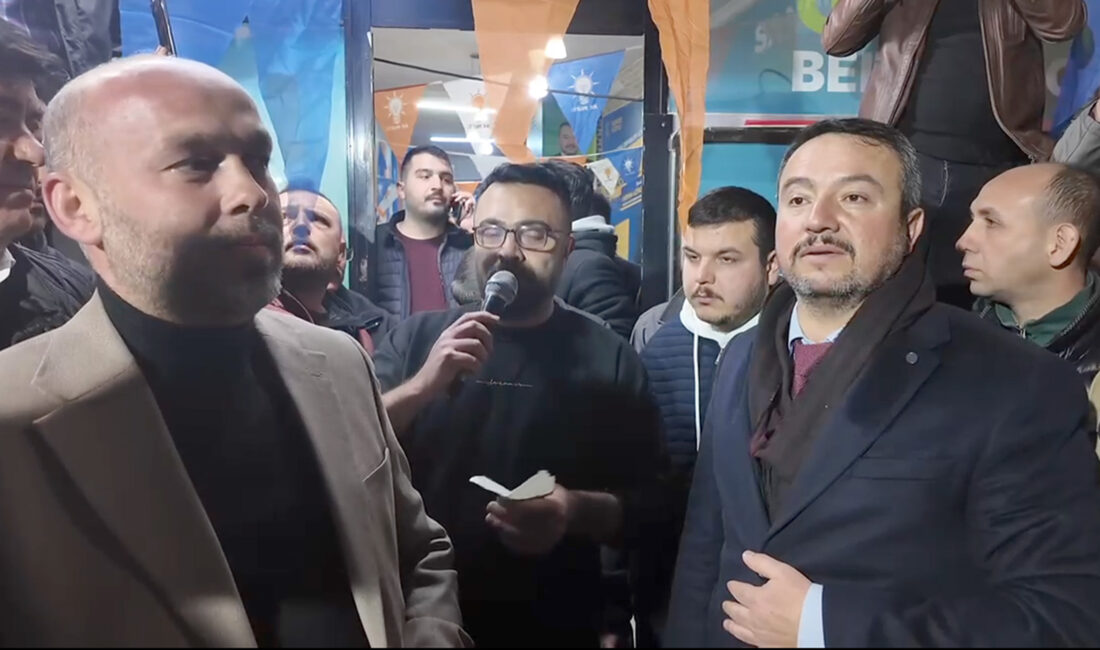   Yeniden Refah Partisi’nden bazı isimler partilerinden istifa ederek, AK
