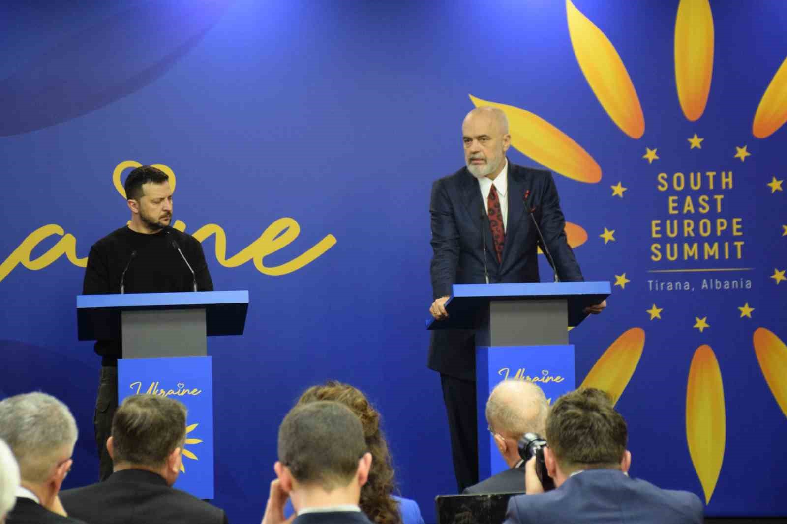 Arnavutluk’taki Ukrayna-Güneydoğu Avrupa Zirvesi’nin ardından düzenlenen basın toplantısında konuşan Ukrayna