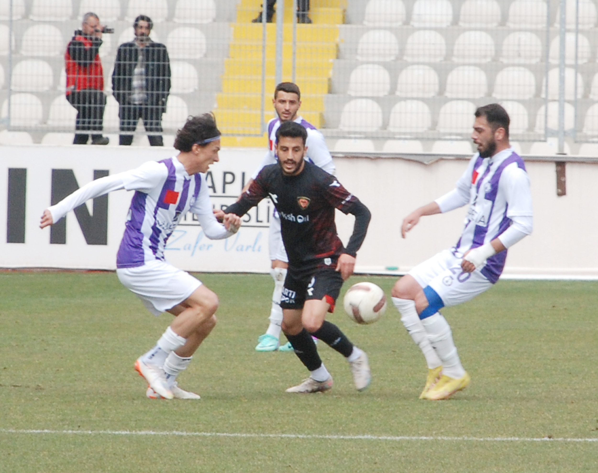 TFF 2. Lig ekiplerinden Afyonspor ligde üst sıralarda bulunan Yen